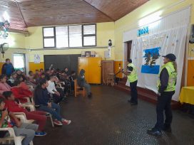 Agentes de Tránsito de Oberá capacitan a estudiantes sobre mediciones acústicas 