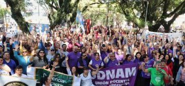 POSADAS: Docentes autoconvocados se acercaron al Concejo General de Educación a reclamar la propuesta salarial del Gobierno