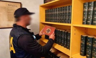 La policía Federal Rescató a 13 victimas de trata de personas y encontraron un museo Nazi en una de las propiedades