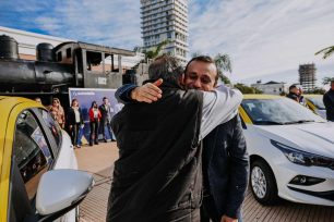 Se entregaron los primeros 0km para taxistas beneficiados con el programa Ahora Taxi