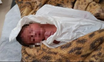 Una familia resguardará al bebé hallado en un basurero en San Pedro