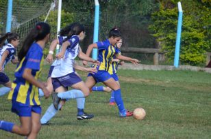 Tres equipos comienzan a pelear por el primer lugar en el Torneo de la Primera División del Femenino