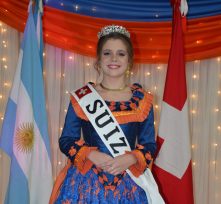 La Colectividad Suiza inició el camino rumbo a la 43FNI, presentando a sus Reyes Mayores y Principitos