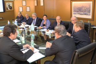 Canteros asume la presidencia del Consejo de Yacyretá y anuncia un paquete de obras