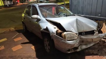 POSADAS: Conducía alcoholizada, chocó una vivienda y terminó detenida