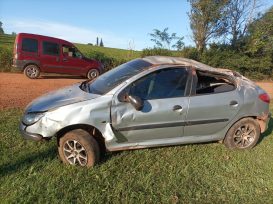 ALBERDI: La policía busca a una familia que viajaba en Peugeot 206 que despistó en el Paraje Hinz