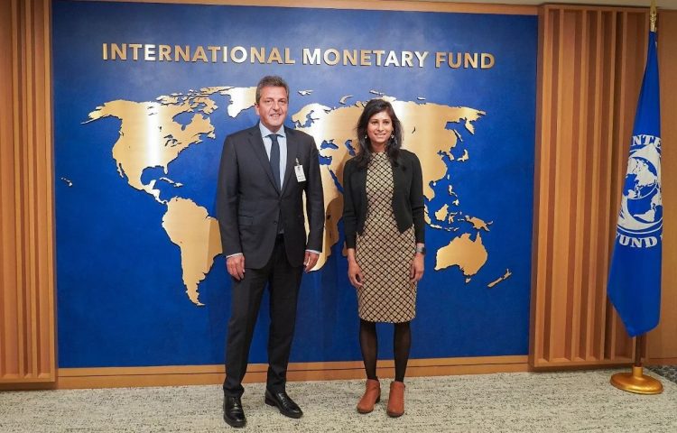 El FMI confirmó que comenzó la negociación con Argentina y que se espera que las reuniones “continúen durante los próximos días”