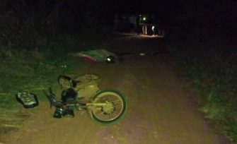 La soga de una vaca que estaba atada fue la trampa mortal para un motociclista