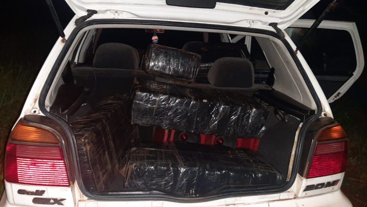 Gendarmería secuestró automóvil con más de 300 kilos de marihuana