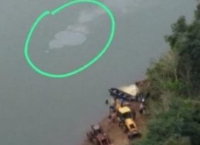 Un camión de Prefectura Naval Argentina cargado con soja cayo en aguas del río Uruguay