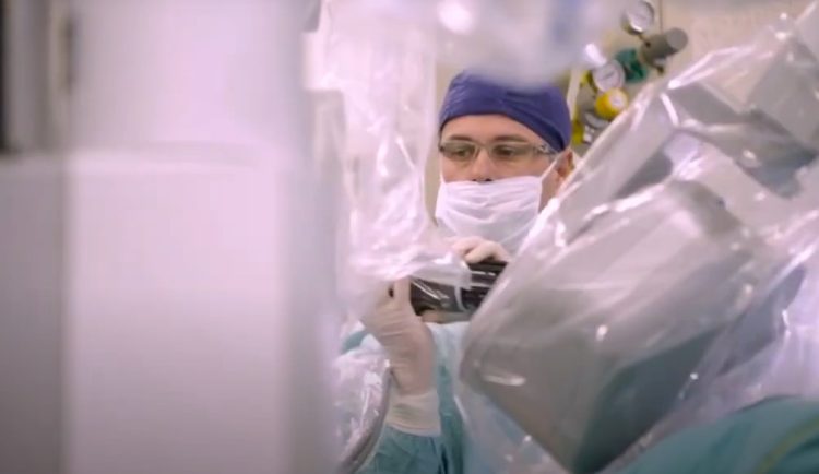 El Robot Da Vinci realizó una cirugía duodenal tumoral, pancreática y biliar única en el país y pocas a nivel mundial
