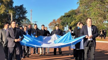 En Campo Viera una multitud participó del acto en homenaje al día de la Bandera