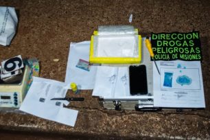 POSADAS: La Policía de antinarcóticos frustraron la venta de 1,054 kg de cocaína
