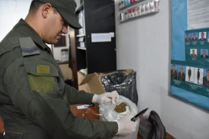 Gendarmería incauto 29 paquetes de marihuana que estaba camuflamos como encomiendas que iba a Buenos Aires