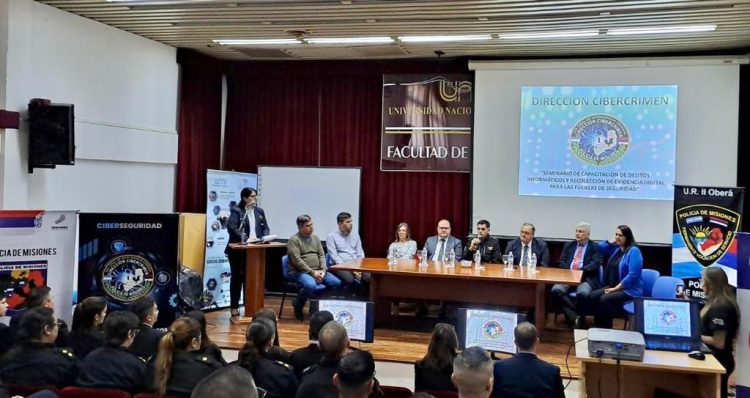 OBERA: Capacitan a policías de la zona centro sobre ciberseguridad y ciberdelitos