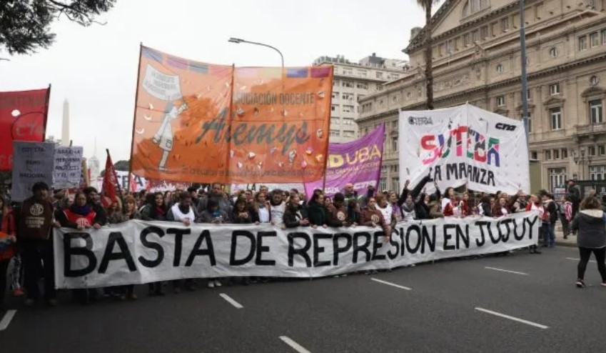 Todo el país repudia la represión en Jujuy, paro nacional y marchas contra la reforma constitucional y la violencia