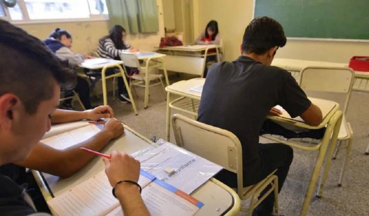 Nueva modalidad de recuperatorio para estudiantes secundarios, se busca evitar el abandono de la escolarización