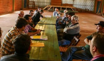 Productores ganaderos de la localidad de Montecarlo se beneficiaron con el apoyo de créditos para la compra de animales