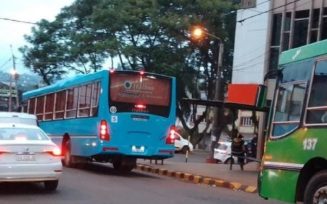 OBERÁ: El servicio de trasporte urbano recorto sus horarios,  en modo de protesta por la falta de pagos