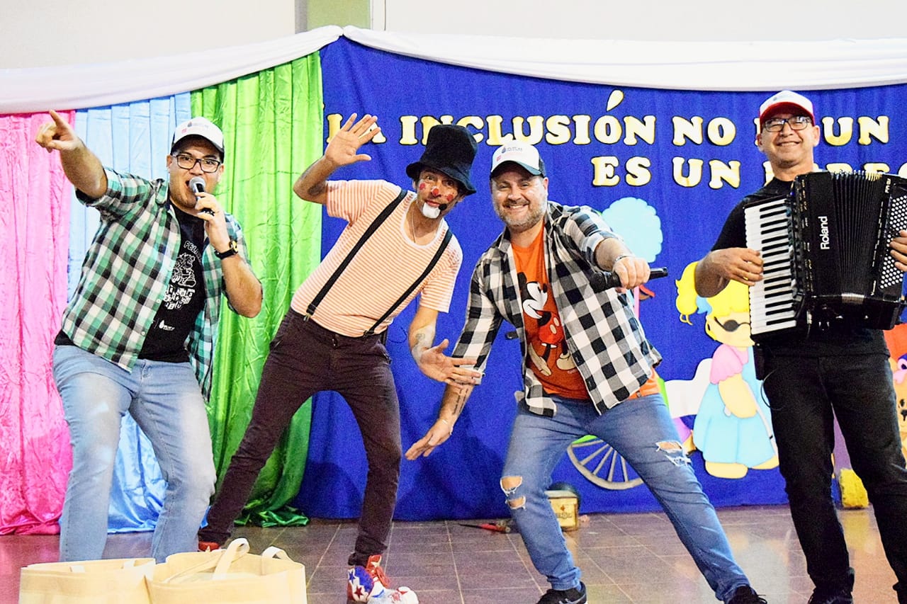 Gurises Felices dijo presente en San Pedro, animó a todo el Polideportivo local