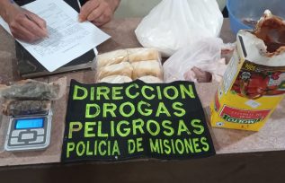 Detuvieron a una mujer que intentó ingresar marihuana en una comisaría: la sustancia estaba oculta en un puré de tomates
