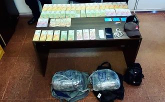 Intentaban subir a un colectivo con casi 7 kilos de marihuana pero fueron arrestados
