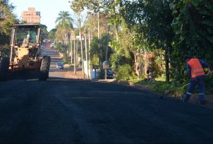OBERÁ: Pavimento sobre empedrado en calle Ralf Haupt entre Av. 25 de Mayo y calle Iguazú