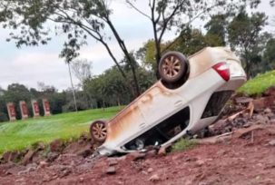 Conductor posadeño resultó ileso tras despistar y volcar su automóvil en Oberá