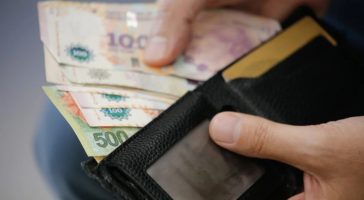 El Consejo del Salario y el Gobierno Nacional, se reúne para discutir aumentos en el Salario Mínimo, Vital y Móvil