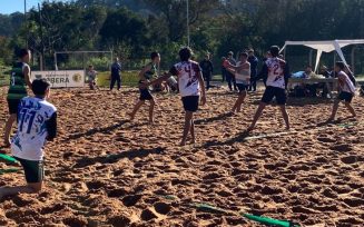 Deportistas disfrutaron a pleno del Beach Handball en el Complejo Ian Barney de Oberá