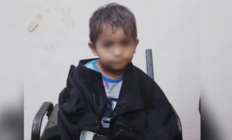 POSADAS: La policía hallo a un niño de dos años extraviado en medio de la tormenta