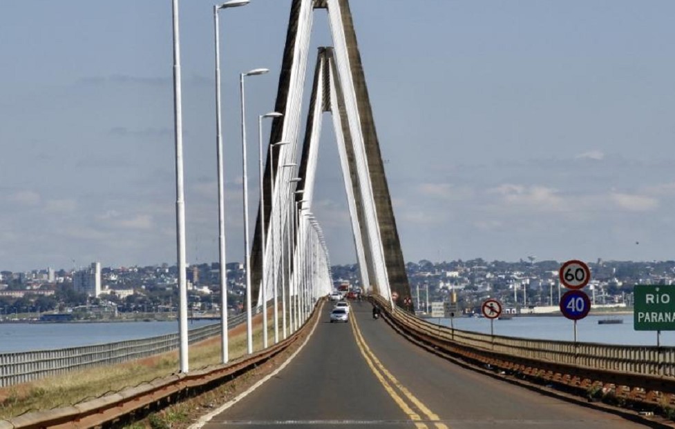 Un hombre murió en la fila del puente Internacional San Roque González