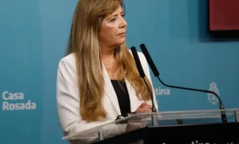 El fiscal Marijuan imputó a Gabriela Cerruti por su acusación a Milei como responsable de los saqueos