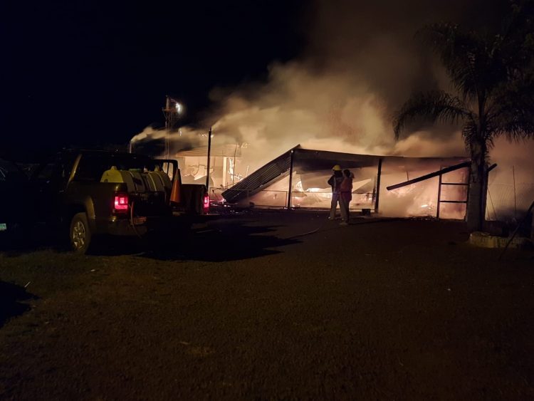 Incendio destruyó una vivienda familiar en Campo Viera
