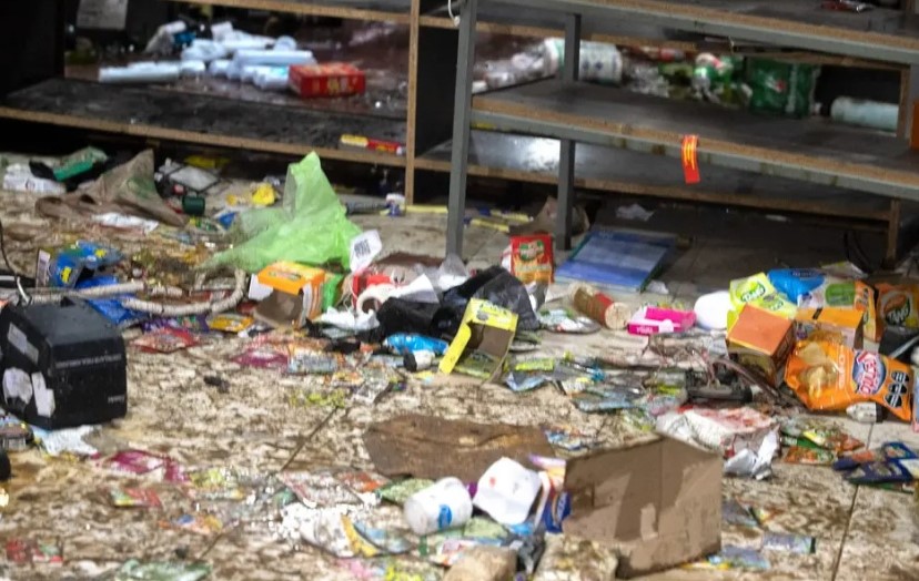 Massa anunció compensaciones económicas para los comerciantes afectados en los saqueos