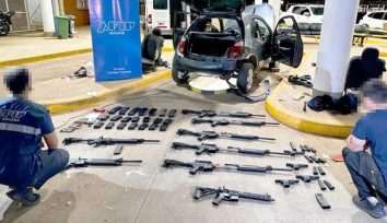 Aduana incautó un arsenal de armas de guerra de origen turco en el puente internacional San Roque González