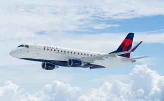 EEUU: Un hombre ataco y tomo de rehén a una azafata en pleno vuelo