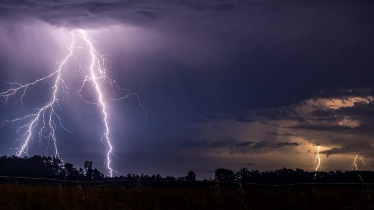 Viernes con Frío y tormenta eléctrica