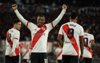 River le ganó 5 a 1 a Barracas Central en un estadio Monumental colmado