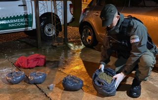 Debía estar cumpliendo con prisión domiciliaria y fue detenido cuando escondía marihuana en su automóvil