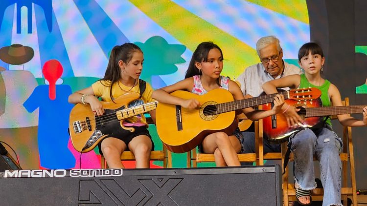Los talleres municipales brillaron con sus presentaciones en el Parque de las Naciones 
