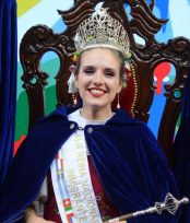 ¡Y la nueva reina Nacional del Inmigrante es de la Colectividad Checa!