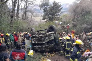 San Martín de los Andes: desbarrancó un camión del Ejército y hay cuatro muertos y varios heridos