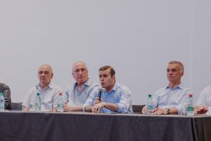 El Gobernador entregó recursos a todos los Municipios de la Provincia