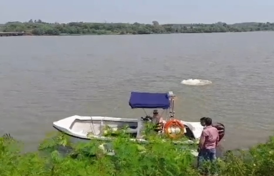 Una mujer falleció al caer con su vehículo al arroyo mártires en Posadas