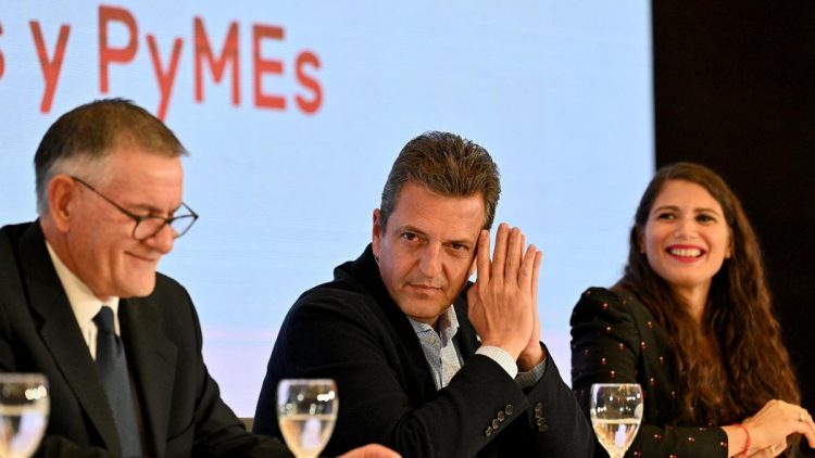 Massa anunció medidas de alivio fiscal: Beneficiarán a más de 1 millón de monotributistas, 700.000 autónomos y 300.000 pequeñas y medianas empresas