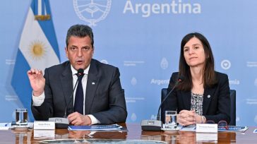 Massa y Raverta anunciaron dos bonos de $47.000 para trabajadores informales