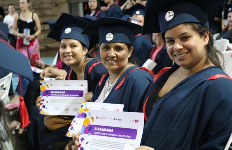 Felicitaciones a los estudiantes del SiPTeD que tuvieron su Acto de Colación 