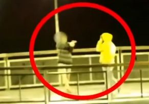 POSADAS: Operador del 911 captó a tres hombres con una pistola en el muelle de la Costanera