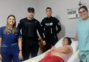 Agentes salvaron la vida de una beba con maniobras de primeros auxilios